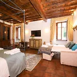 Domus Minelli Navona By Ghor